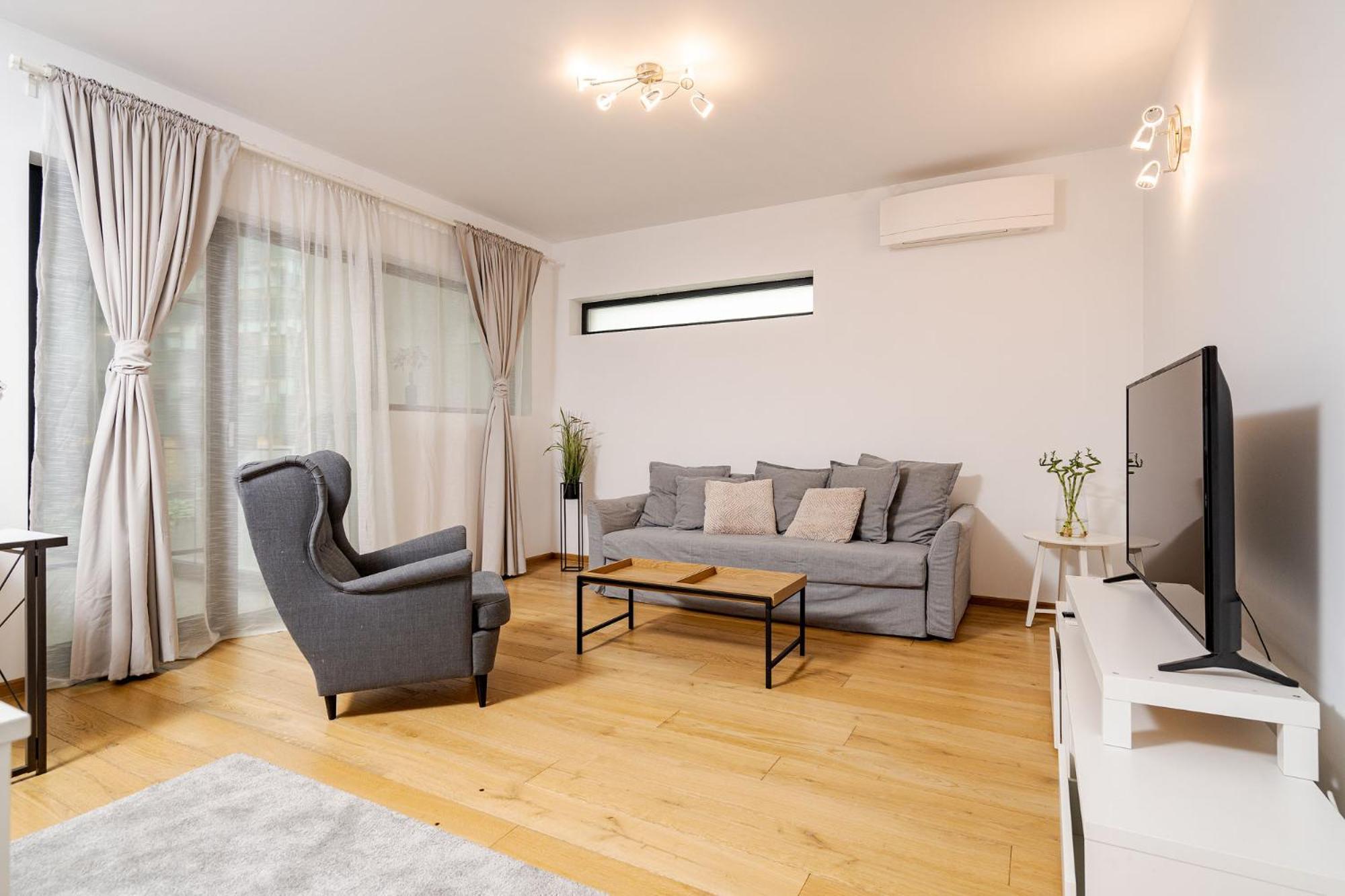 Romexpo Relax Spacious